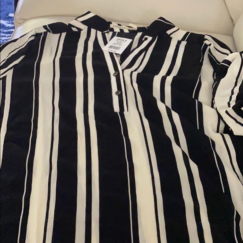Black and White dressy blouse